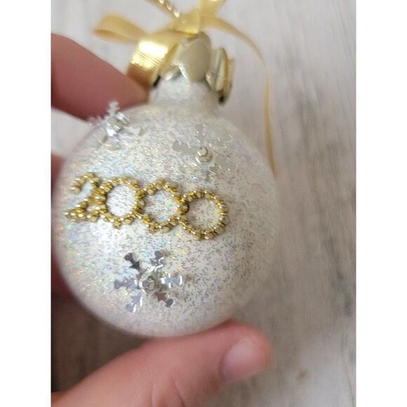 Mini 2000 glitter snowflake ball ornament Xmas decor - Picture 2 of 5